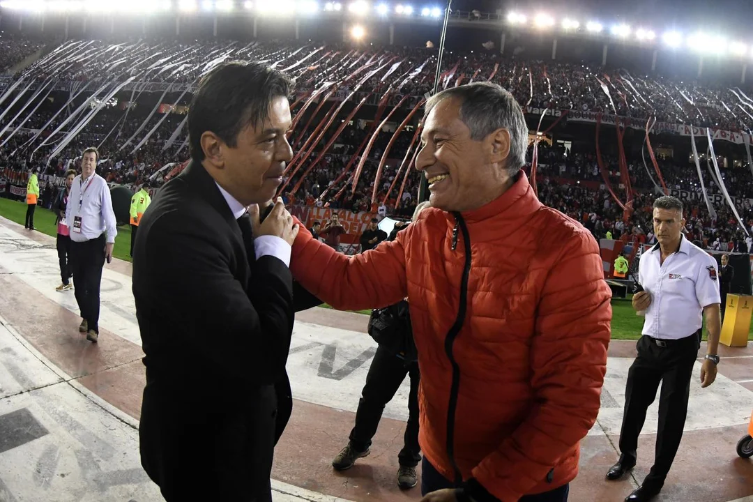 ARIEL HOLAN, DEL "QUERÍA SER EL GALLARDO DE RIVER" AL "ME ENTERÉ QUE ME ECHARON DE INDEPENDIENTE POR TV"