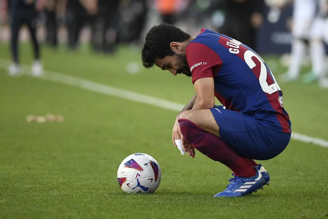 GÜNDOGAN, CONTRA EL VESTUARIO DE BARCELONA: "ME GUSTARÍA VER MÁS ENOJO Y DECEPCIÓN"