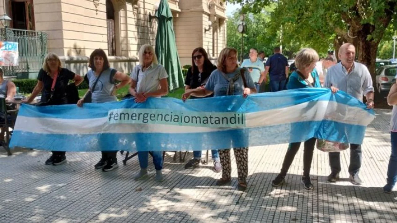 Miguel Lunghi se compromete a gestionar solución para afiliados de IOMA en Tandil