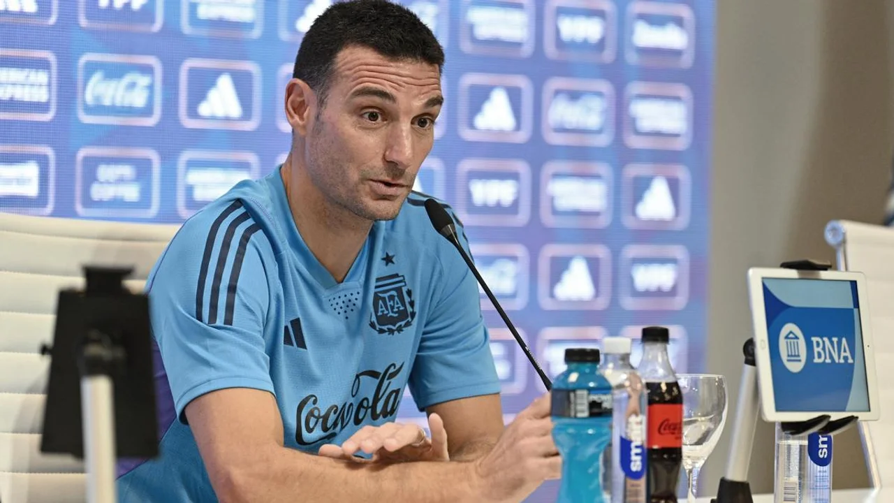 Lionel Scaloni: "Messi jugará hasta que él levante la mano"