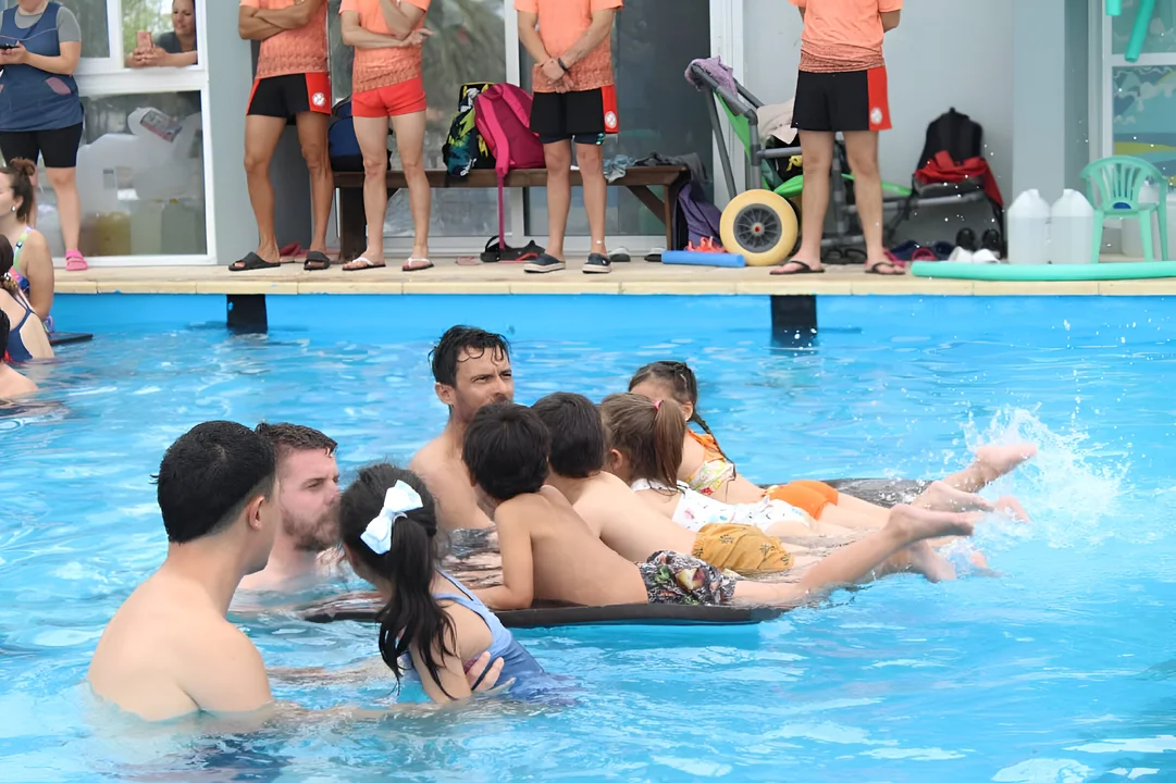 Jornada recreativa en el Natatorio Municipal para 350 niños y niñas de escuelas rurales