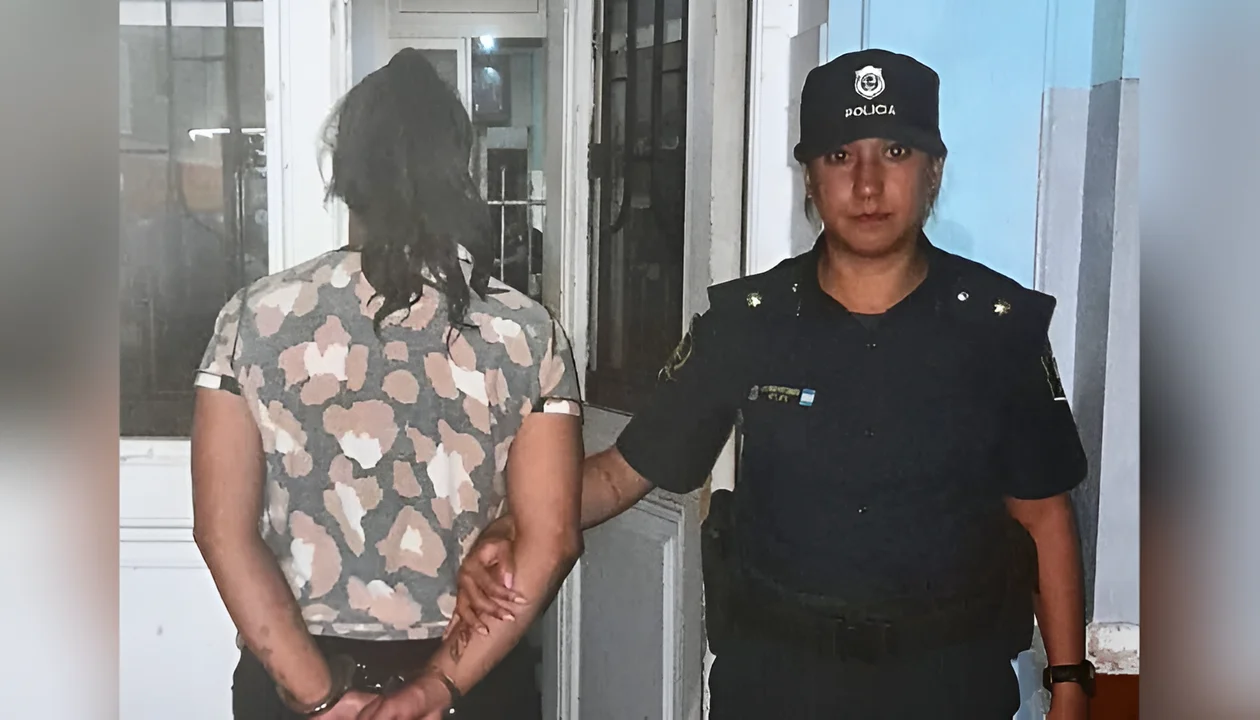 Detienen a mujer acusada de robos agravados