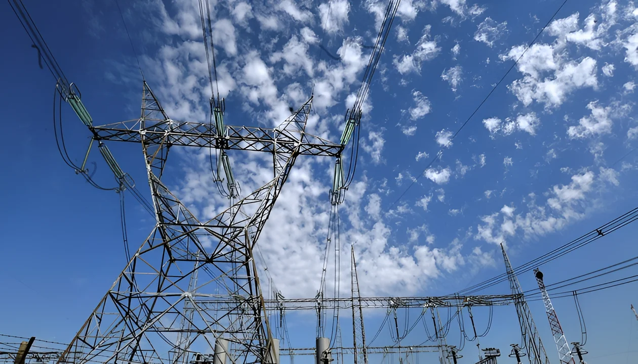 Provincia anuncia el "Plan Verano" para reforzar suministro eléctrico y evitar cortes