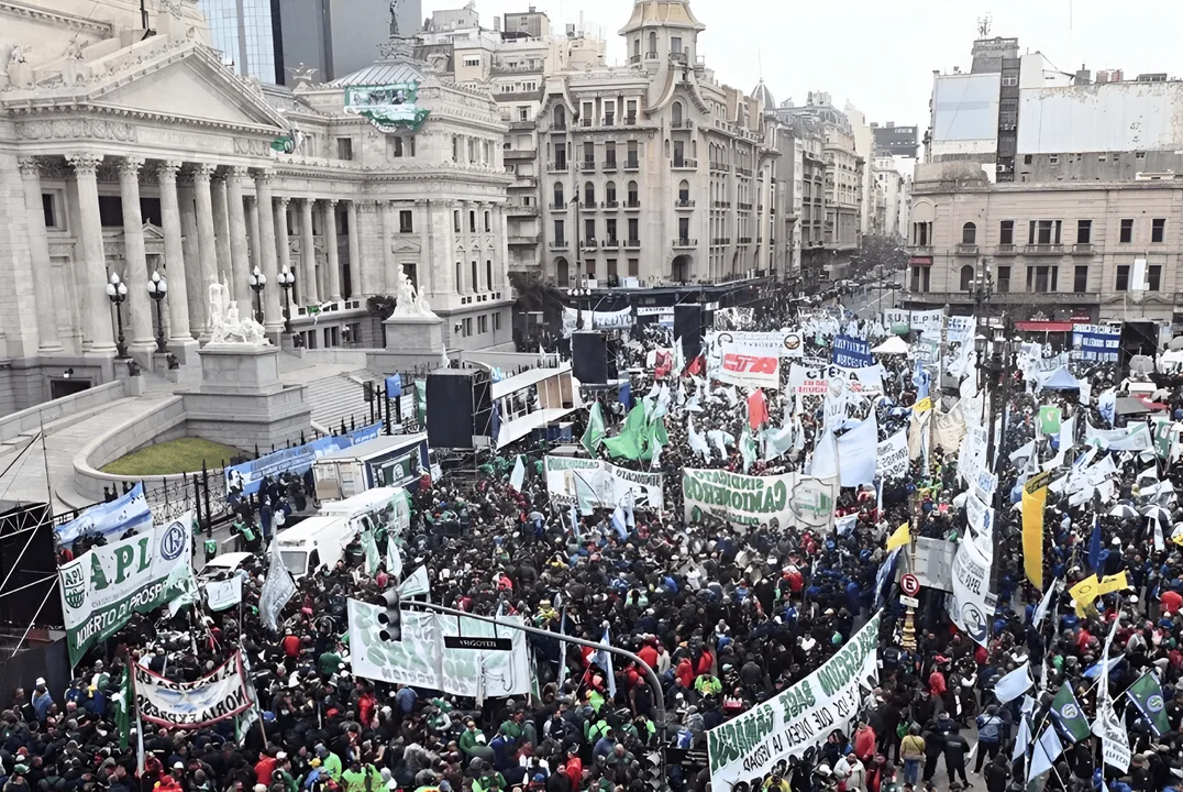 El Gobierno intima a la CGT a pagar $40 millones por los gastos de la protesta en Tribunales