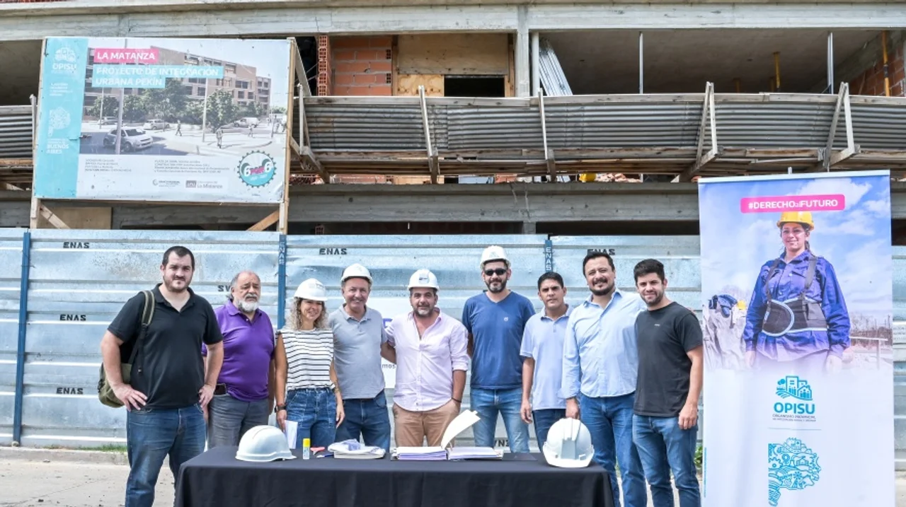 La Provincia comenzó obras de urbanización en barrios de San Martín y La Matanza