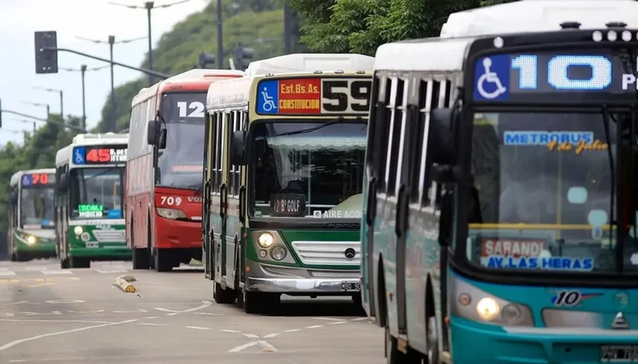 A cuánto se va el boleto de colectivo: piden un nuevo aumento tras la suba de este lunes
