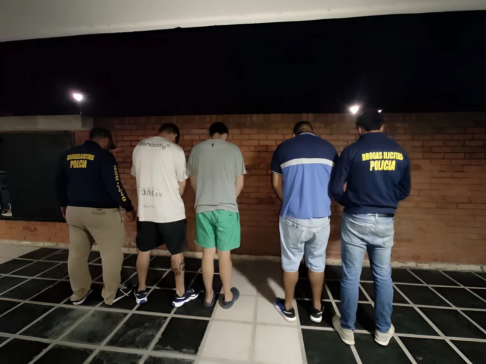 Capturaron a tres hombres por venta de cocaína en pleno Microcentro