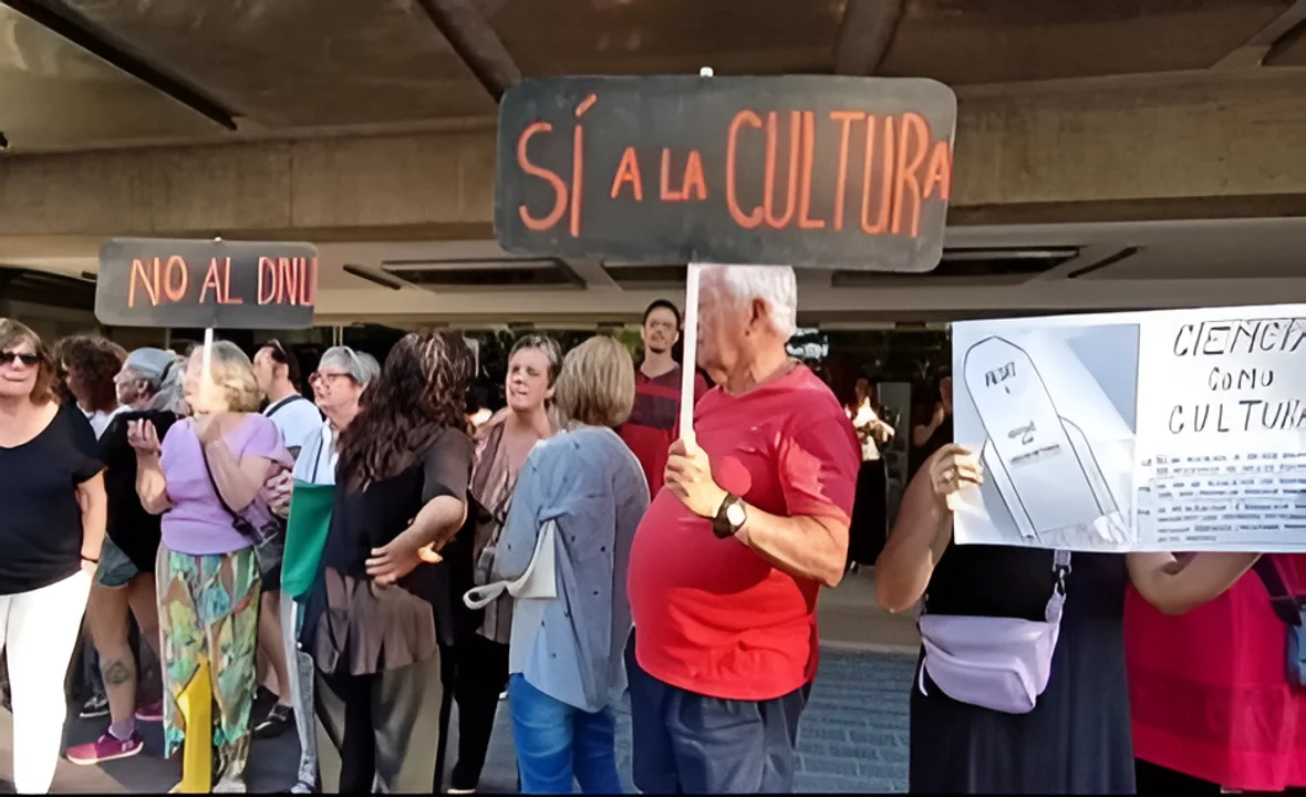 Spinettazo: el evento de protesta de Unidxs por la Cultura contra el DNU de Javier Milei
