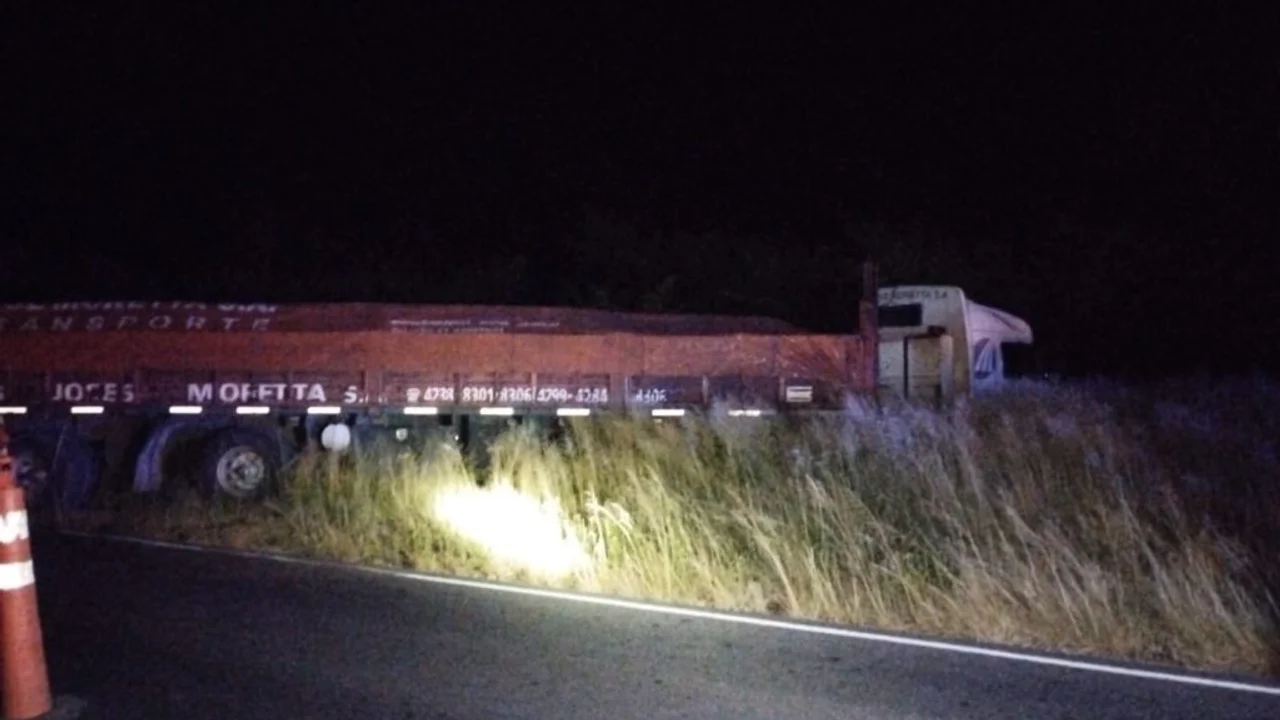 Accidente en Ruta 65 involucra a dos camiones y un taxi sin heridos graves