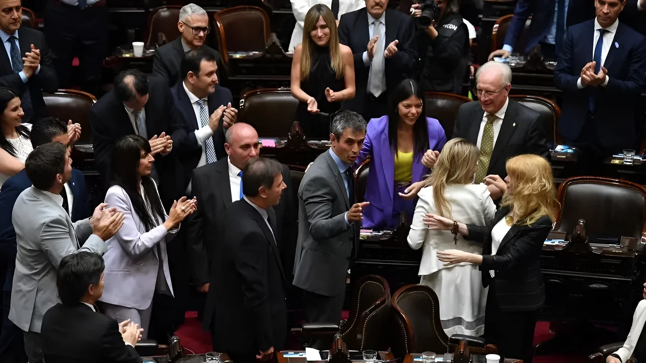 Diputados aprueban Facultades Delegadas a Milei con limitaciones clave: Se le quita el poder de privatizar sin consentimiento del Congreso
