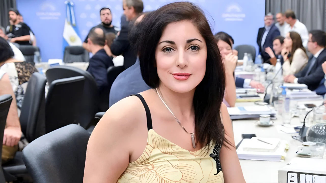 La diputada Carla Juliana Santillán Juárez Brahim y la casta Libertaria