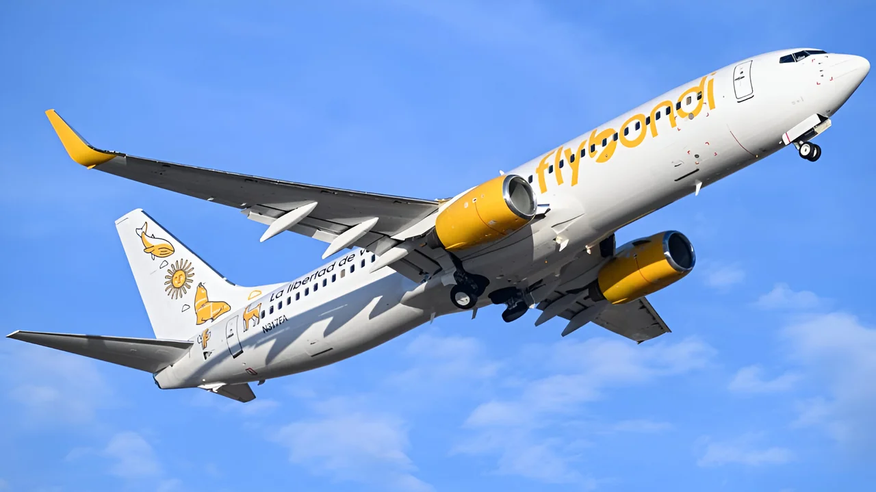 FlyBondi traslada sus operaciones a Ezeiza para evitar impacto del paro aeronáutico