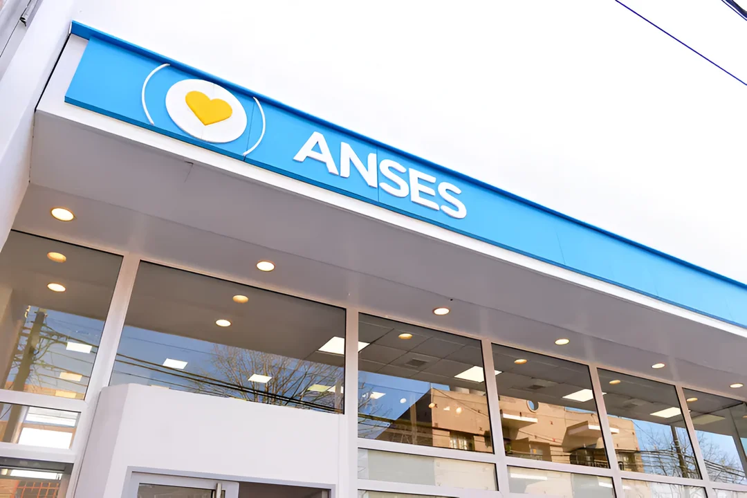 ANSES ajusta control de residencia para asignaciones familiares: Límite de 90 días fuera del país