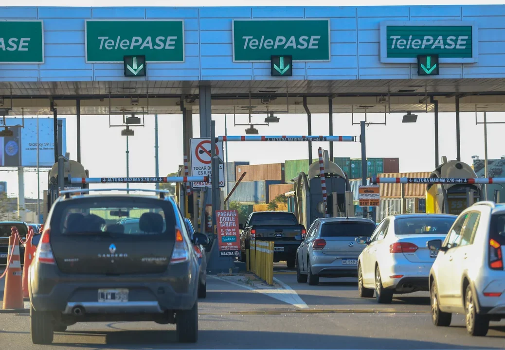 Aumentan hoy los peajes de las autopistas de CABA: cómo quedan las tarifas en hora pico