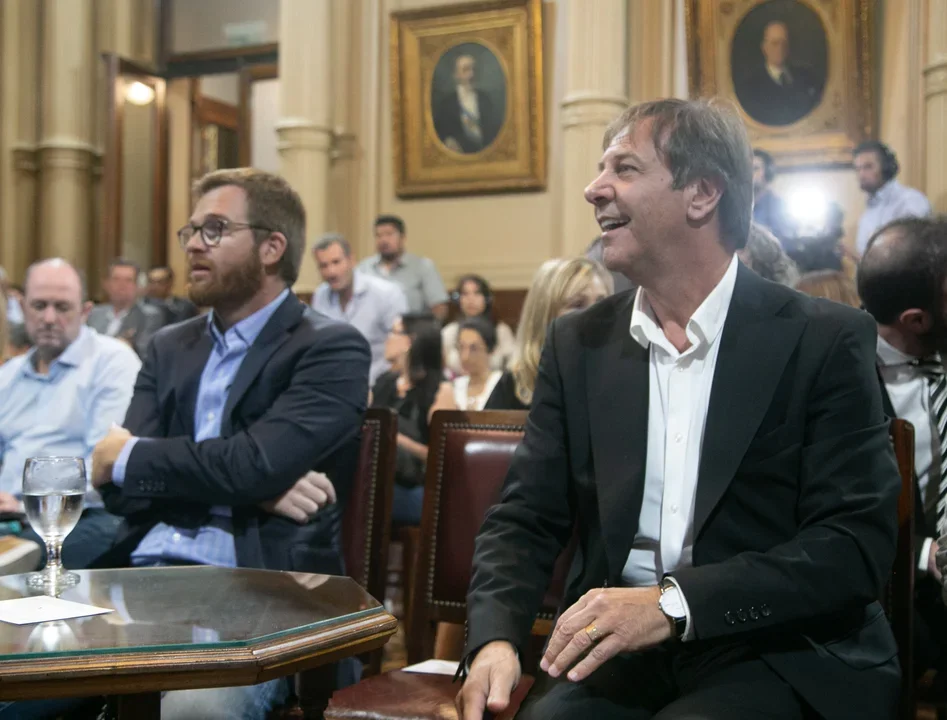 Zago conformó su nuevo bloque tras su remoción de La Libertad Avanza, pero seguirá respaldando a Milei