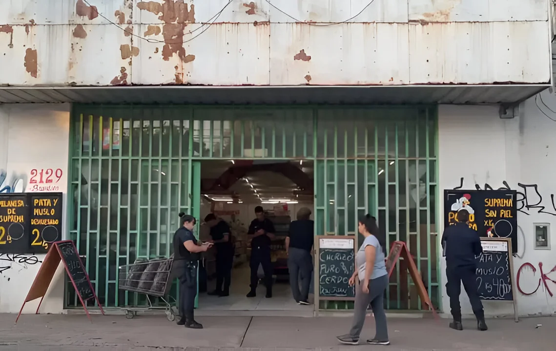 Ituzaingó: Carnicero hallado sin vida en cámara frigorífica de supermercado