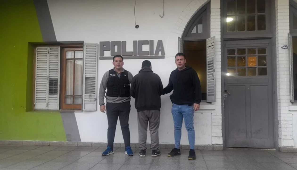 Hombre de 40 años detenido por abuso sexual en Leal al 1600: operativo policial