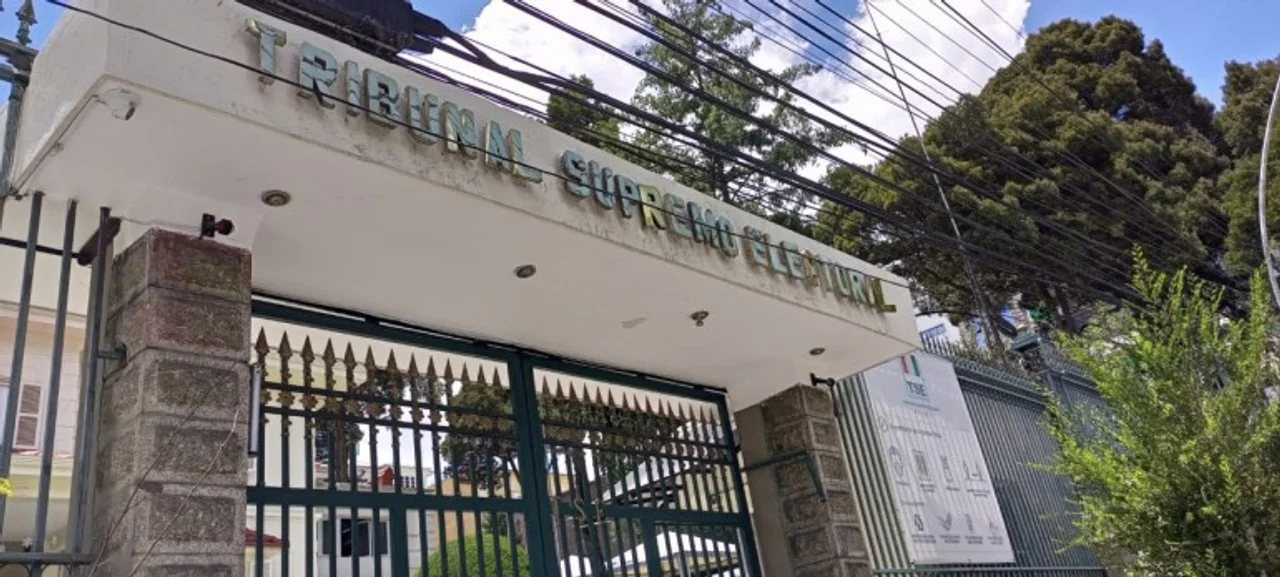 La Secretaría de Cámara del TSE vuelve a observar congreso del Pacto de Unidad
