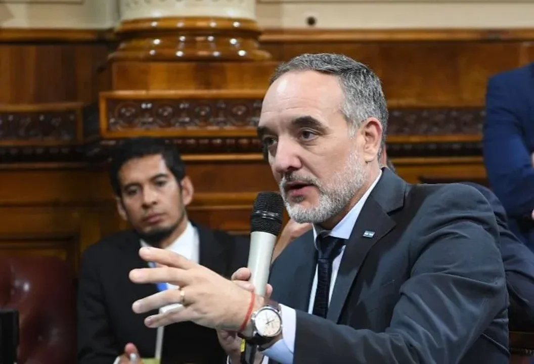 Senador de Río Negro opuesto a Ley Bases y crítico del gobierno de Milei