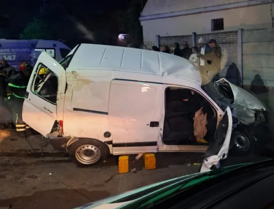 Choque entre colectivo y dos vehículos deja tres heridos en Quilmes Oeste