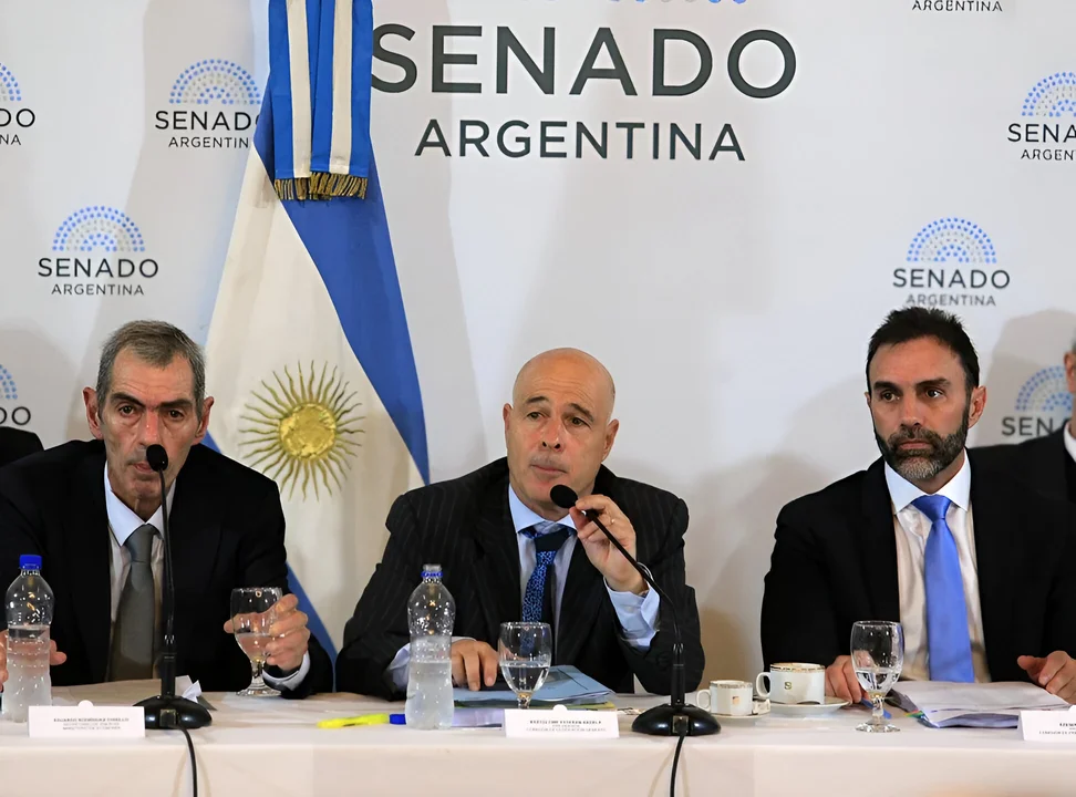 Incertidumbre en el Senado por ley de Bases y paquete fiscal: liderazgo sorpresivo y dictamen exprés en duda
