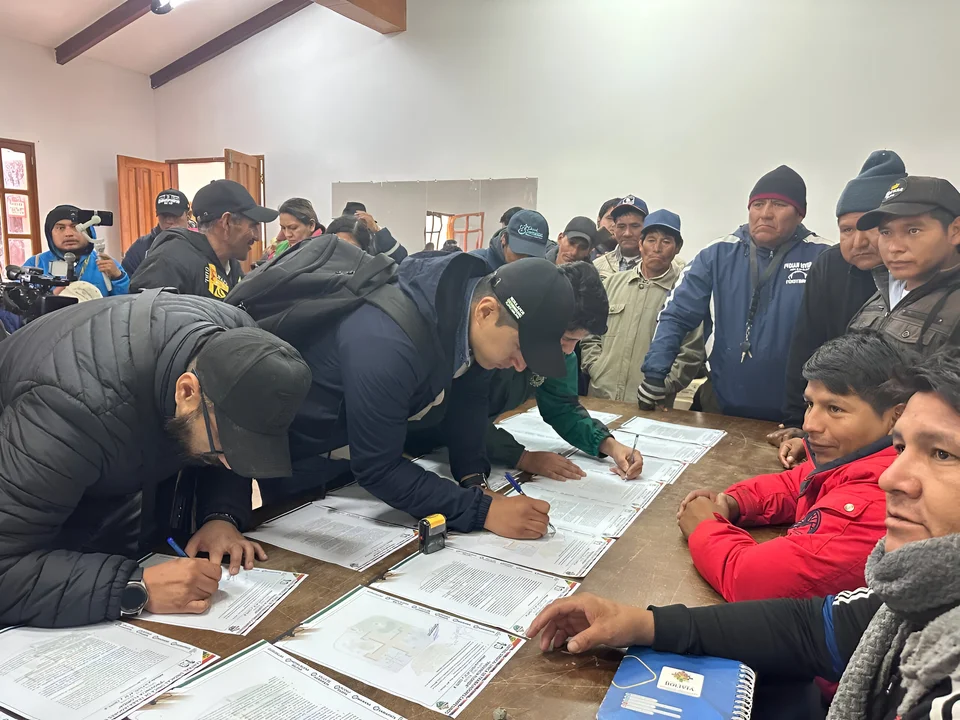 Productores cruceños aceptan registro para compra de combustibles tras acuerdo con la ANH