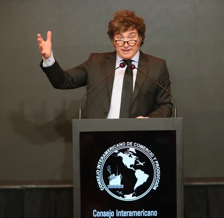 "No hay atraso cambiario, lo que dicen los economistas está mal", dijo Milei ante empresarios del Cicyp