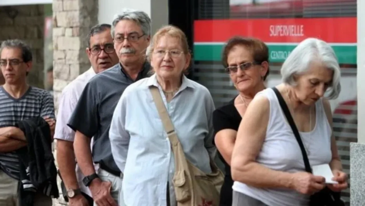 La Anses confirmó suba en junio del 8,8% en las jubilaciones y de casi 42% en la AUH