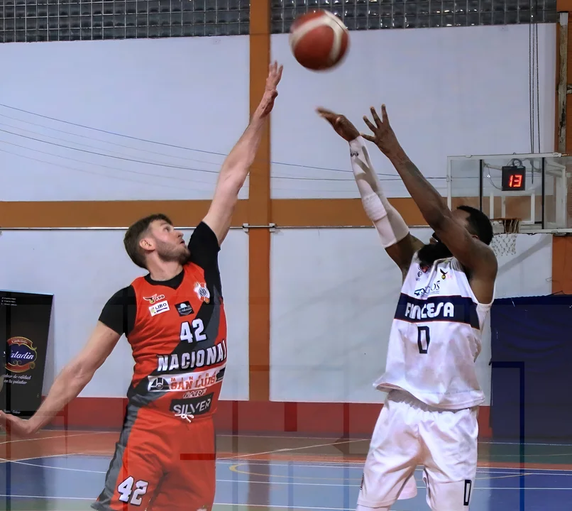 Nacional Potosí continúa imbatible en la Liga Boliviana de Básquetbol.