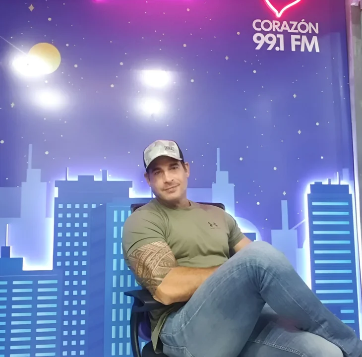 Pablo Rodríguez Se Declara: Prefiere Artistas de los 90 en Versus Musical