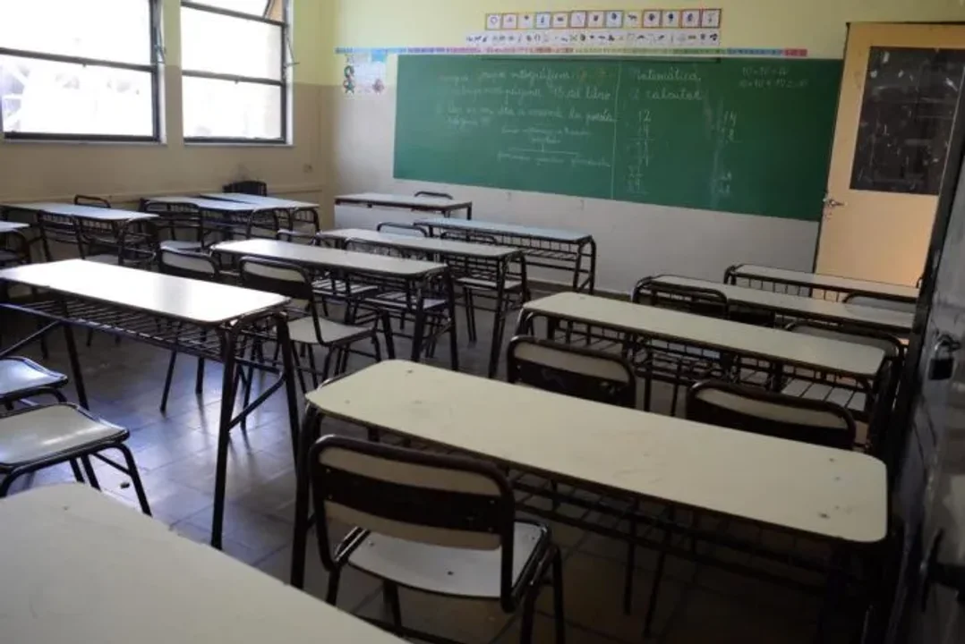 Paro docente en todos los niveles educativos por atraso salarial y falta de negociaciones