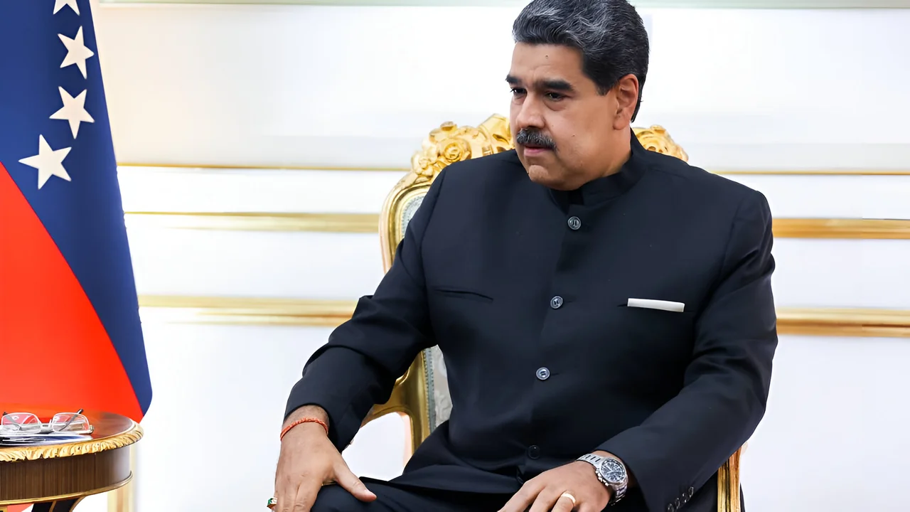  La Justicia argentina ha ordenado la captura de Nicolás Maduro y Diosdado Cabello por presuntos delitos de lesa humanidad. 