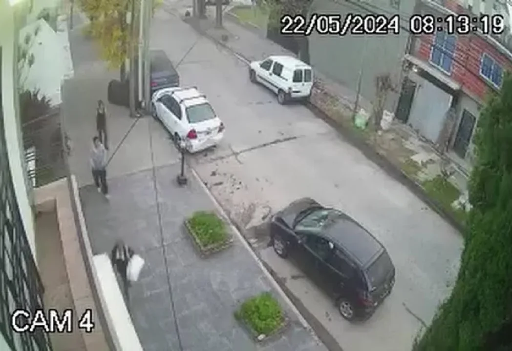 Auto robado en Quilmes oeste termina en choque y detención en Avellaneda