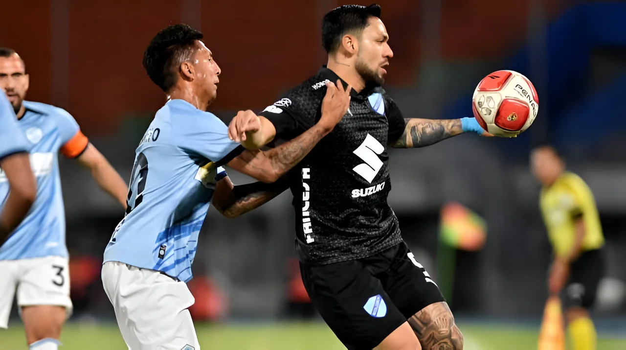 Bolívar resiste y empata 1-1 con Aurora en Cochabamba