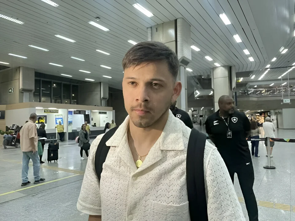 Óscar Romero vuelve a las prácticas con Botafogo tras indisciplina