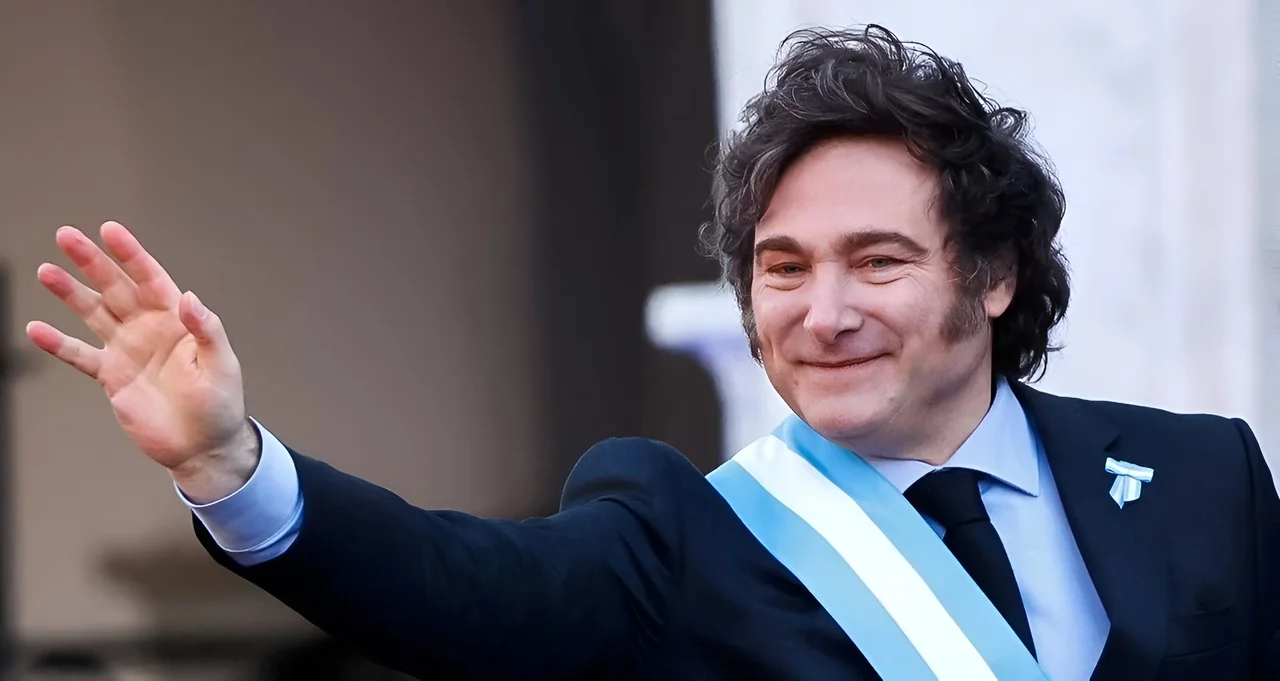 Javier Milei promete reducción de impuestos en acto por el 25 de Mayo en Córdoba