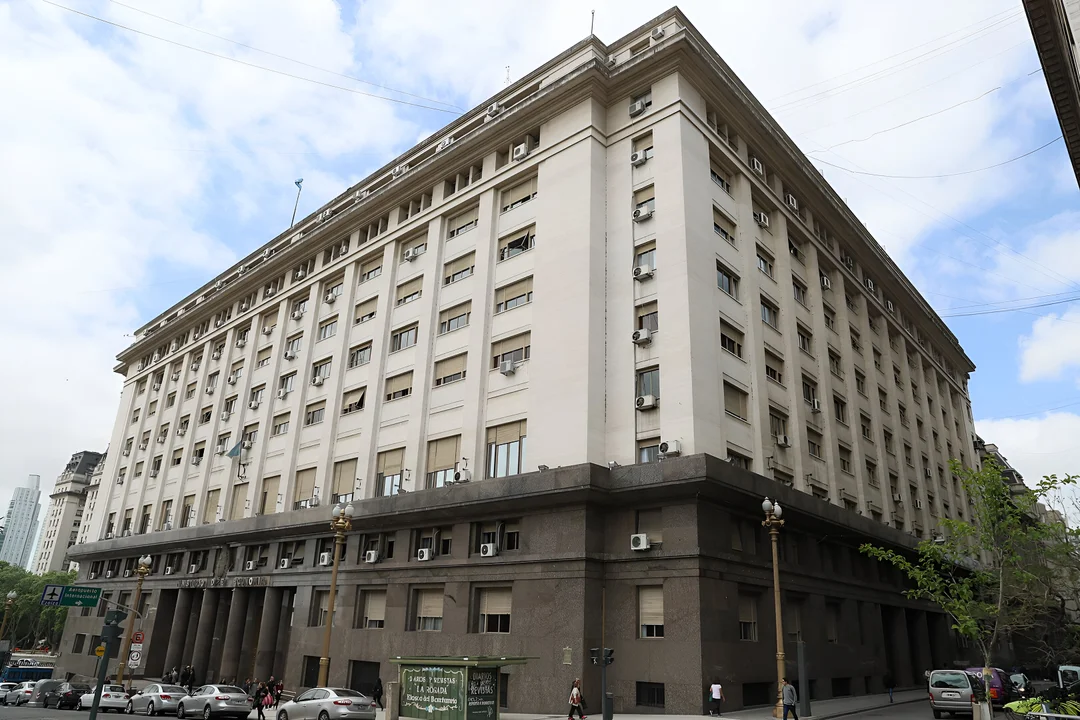 LECAP: El Ministerio de Economía busca renovar $5,4 billones en vencimientos