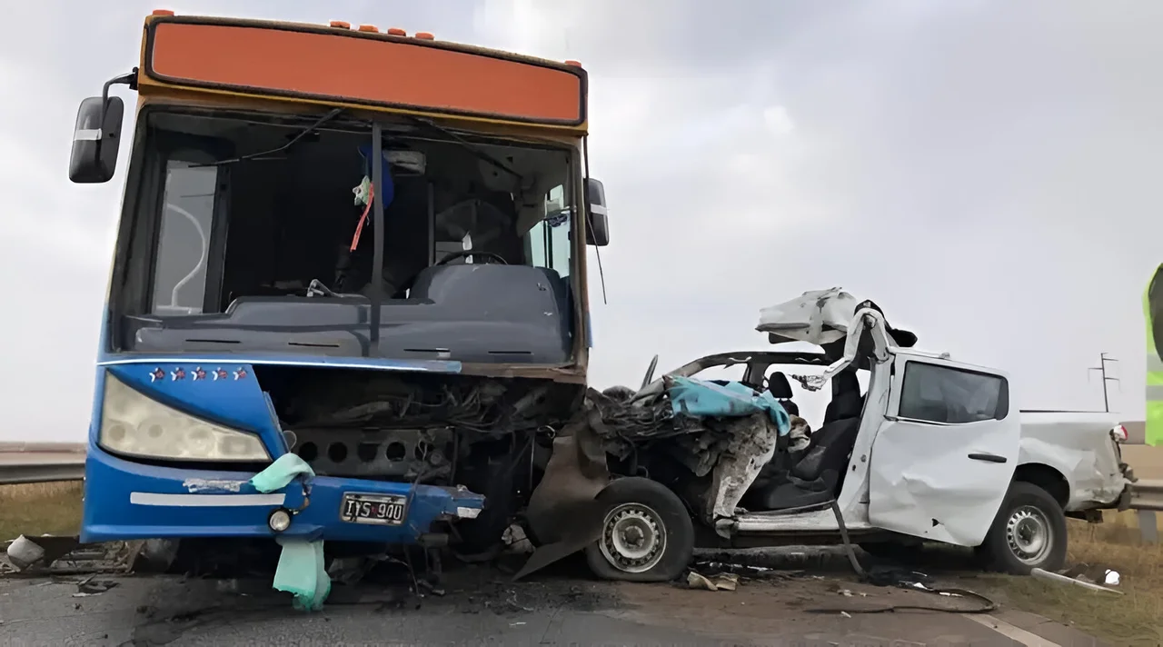 Accidente en la ruta 226: Siete heridos en choque entre colectivo escolar y camioneta en Tandil