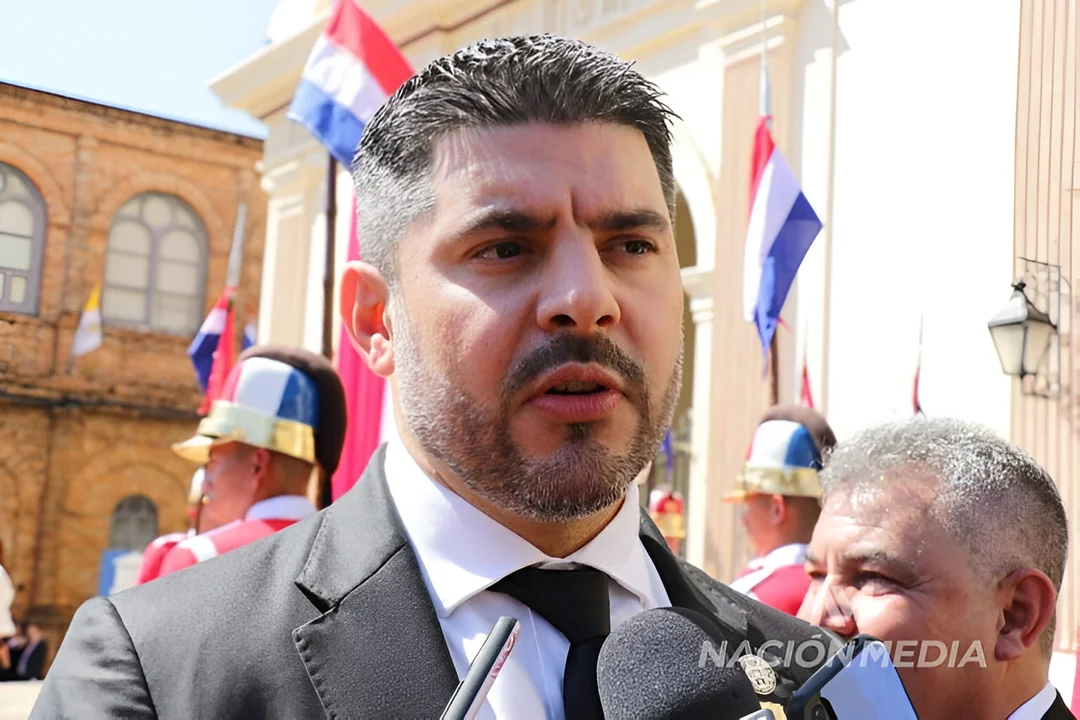 Nenecho denuncia que ataques en su contra tienen “algo detrás”