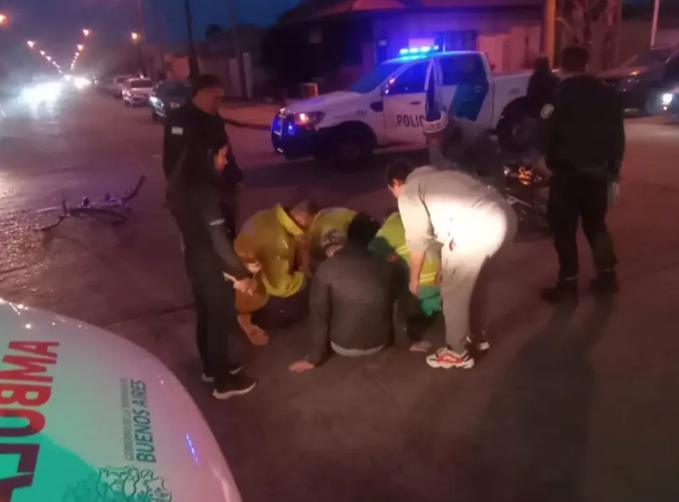 Accidente en Balcarce y Urquiza deja a motociclista herido