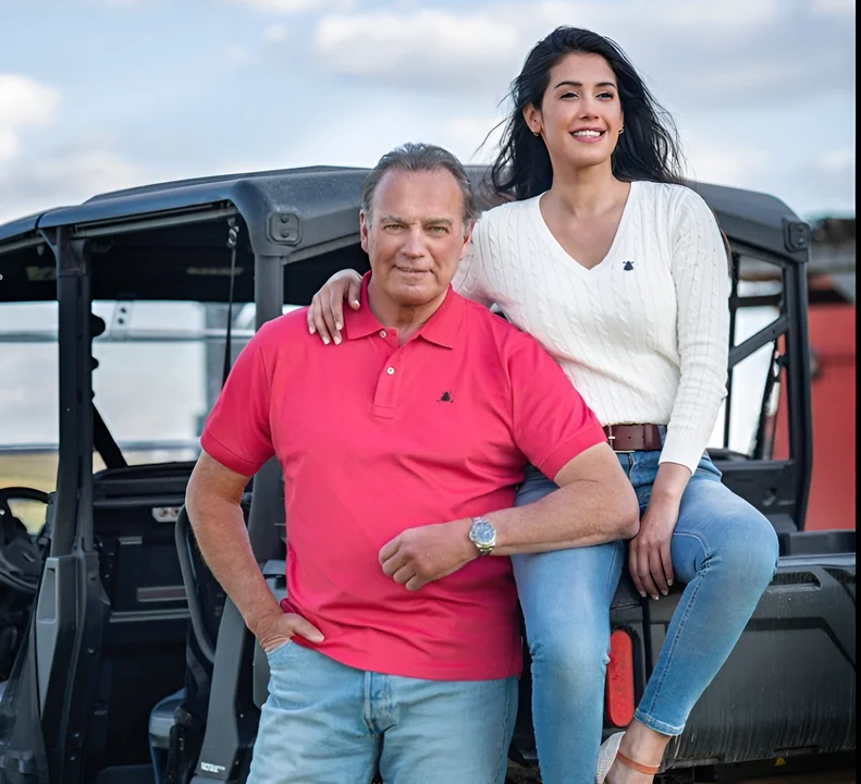 Bertín Osborne y Gabriela Guillén hacen público su compromiso por su hijo 