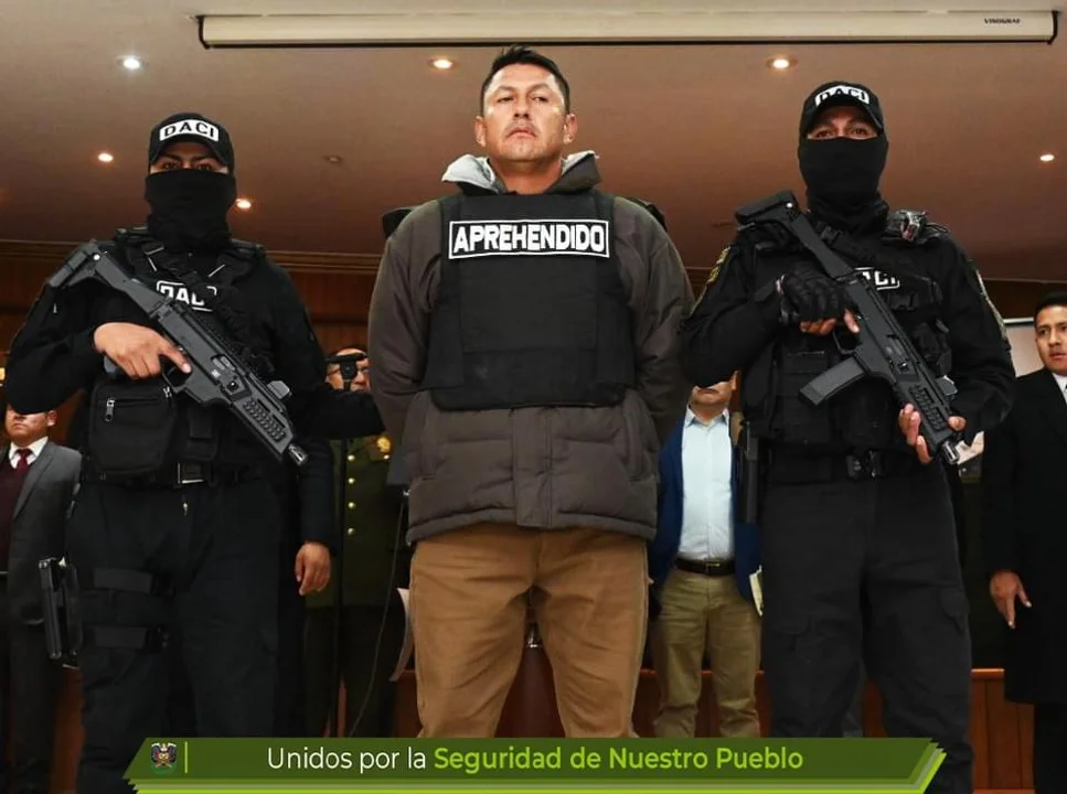 Toma Militar: Comandante del grupo de élite F10 de las Fuerzas Armadas, Vladimir Lupa Salamanca, fue enviado a la cárcel de San Pedro. 