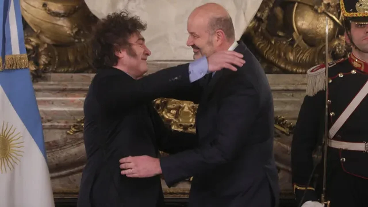 Asumió Federico Sturzenegger como ministro