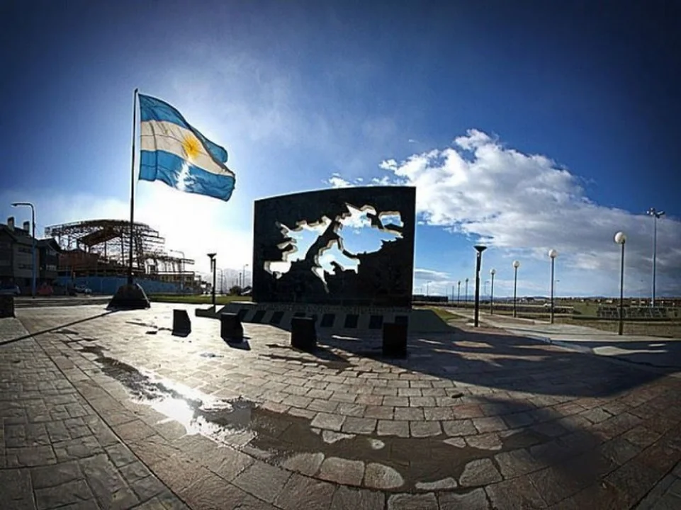 Excombatientes de Malvinas manifestaron su  repudio a la visita que diputados libertarios realización a genocidas deteniendos.