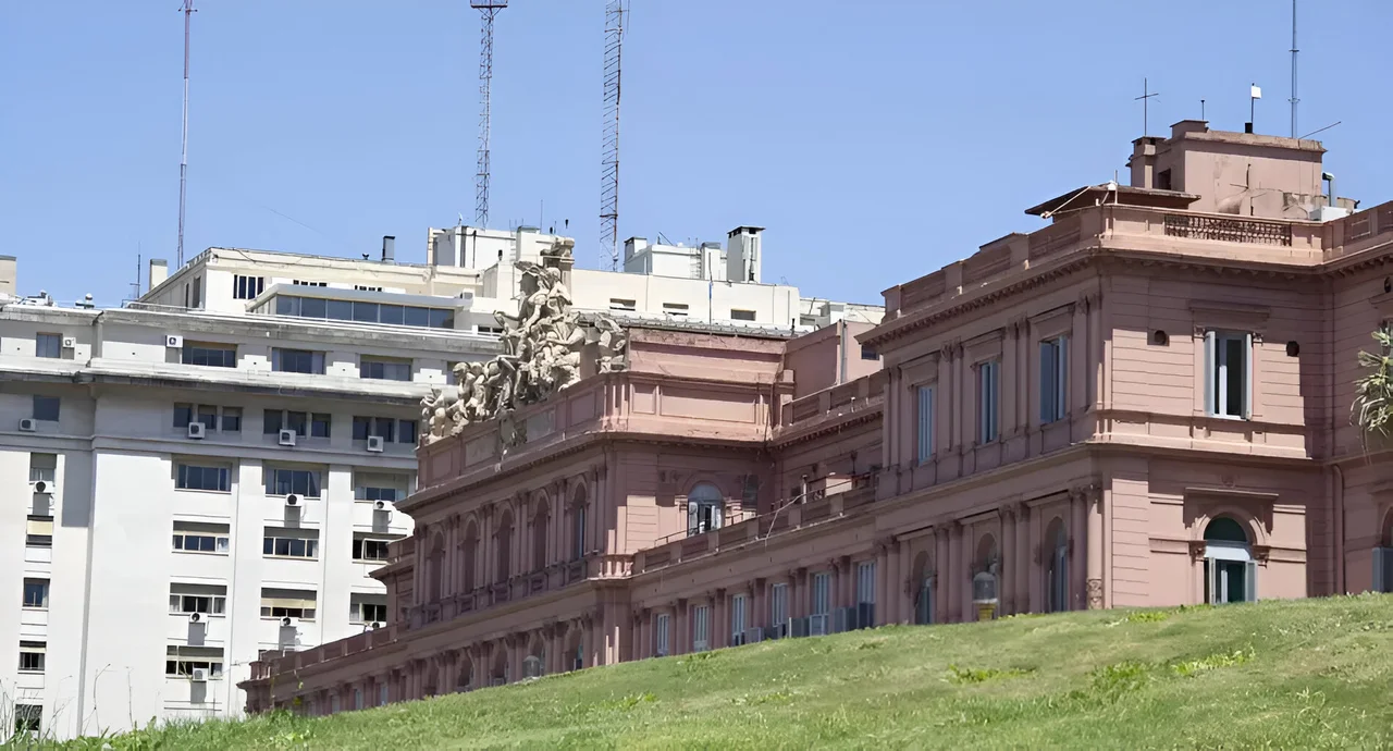  Reducción de alquileres en oficinas públicas: ahorro significativo para el estado