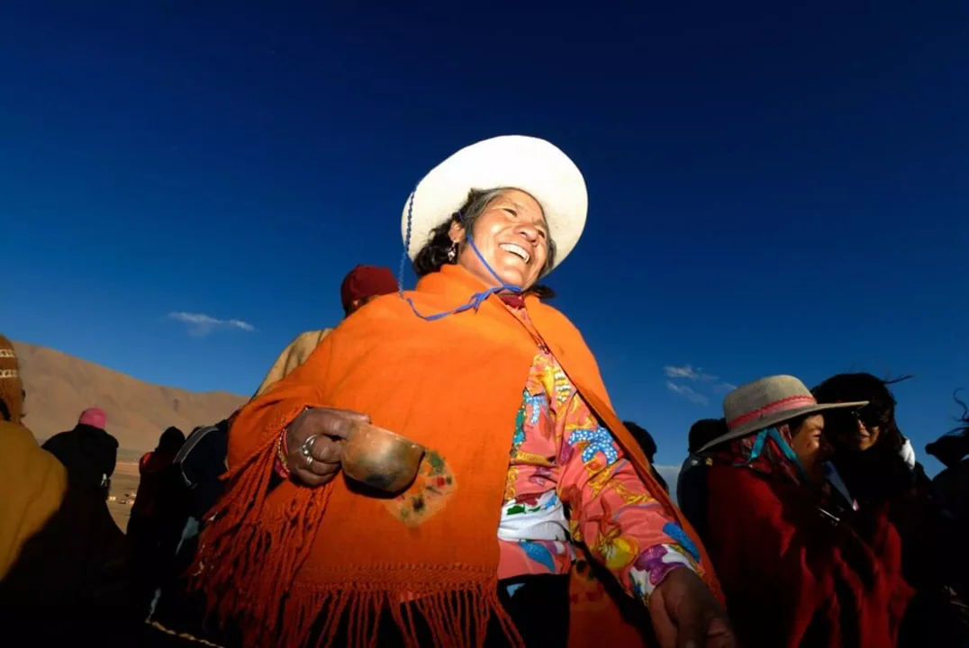 Día de la Pachamama: en que consiste el ritual durante el cual se toma la cana con ruda los 1 de agosto. 