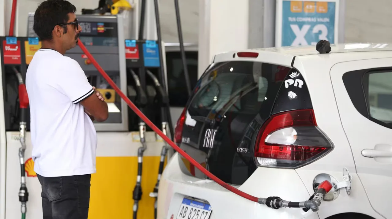 Los combustibles en CABA subieron más de lo previsto para achicar la brecha de precios con las provincias