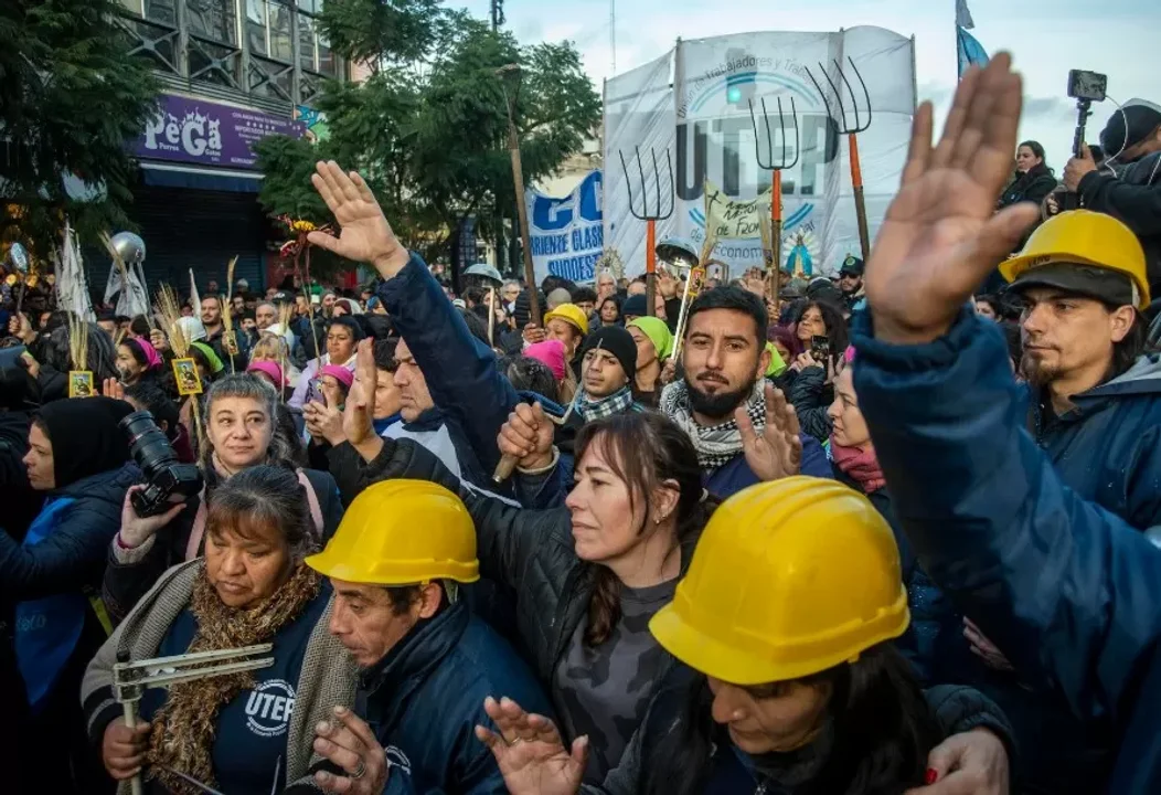 Según el Ministerio de Capital Humano están asistiendo "de manera directa a más de 4 millones de personas