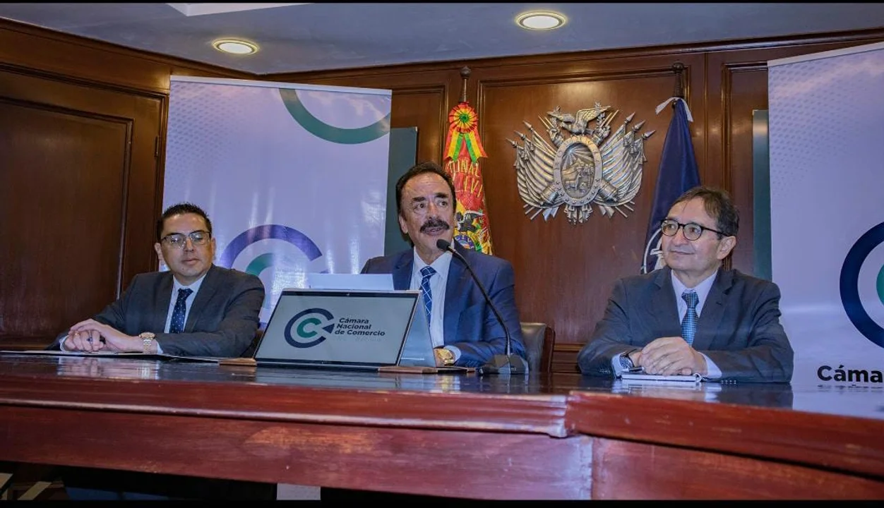 La Cámara Nacional de Comercio propone al Gobierno medidas de triple impacto para enfrentar la crisis económica