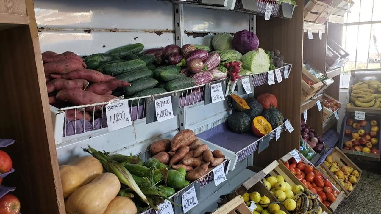 Verduras aumentaron 350% interanual en promedio y el tomate escalo casi 1000%